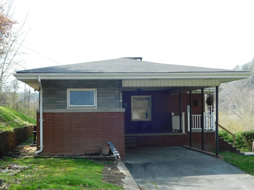 116 Wolf Hollow Road Baxter KY 40806