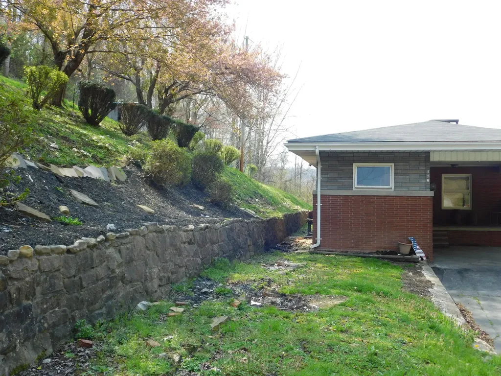 116 Wolf Hollow Road Baxter KY 40806