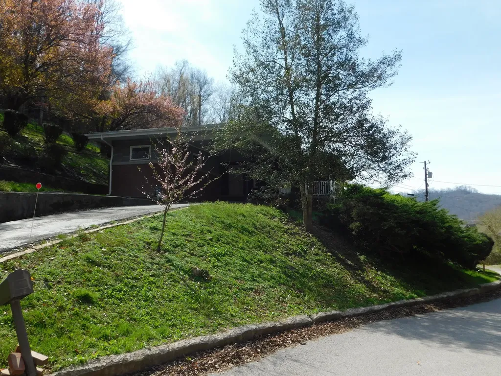 116 Wolf Hollow Road Baxter KY 40806