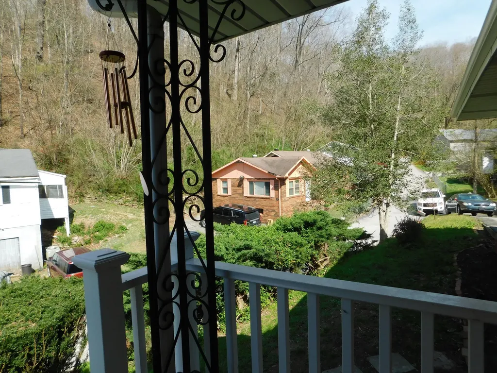 116 Wolf Hollow Road Baxter KY 40806
