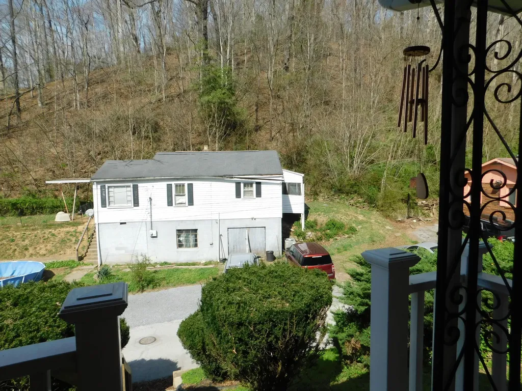 116 Wolf Hollow Road Baxter KY 40806