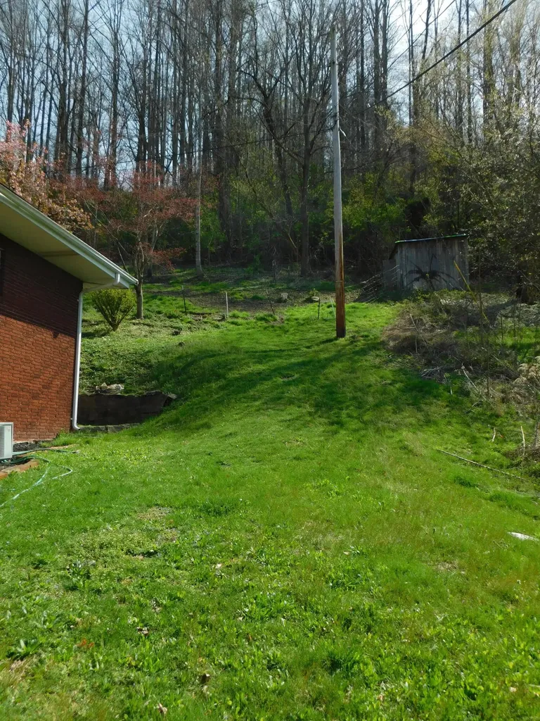 116 Wolf Hollow Road Baxter KY 40806