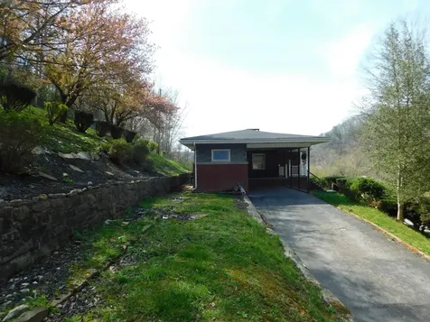 116 Wolf Hollow Road Baxter KY 40806