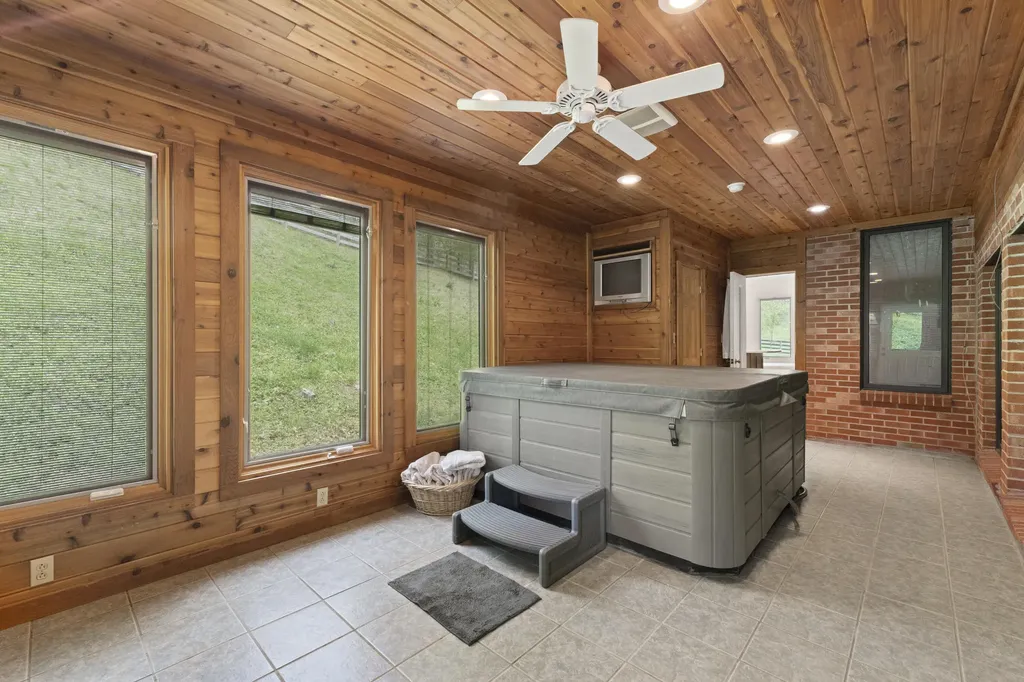 74 Muncy Lane Ashland KY 41102