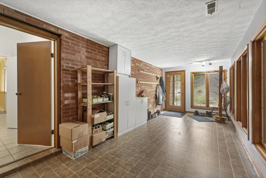 74 Muncy Lane Ashland KY 41102