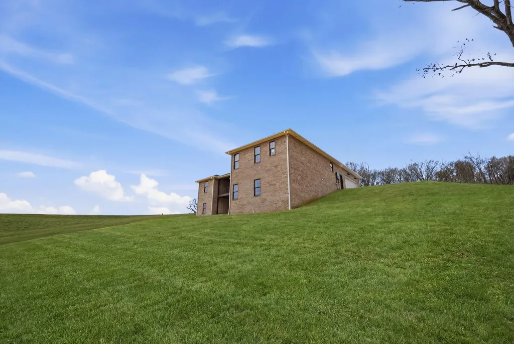 40 Waterfall Way Somerset KY 42503
