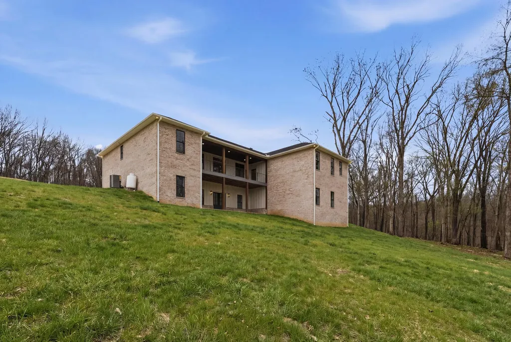 40 Waterfall Way Somerset KY 42503