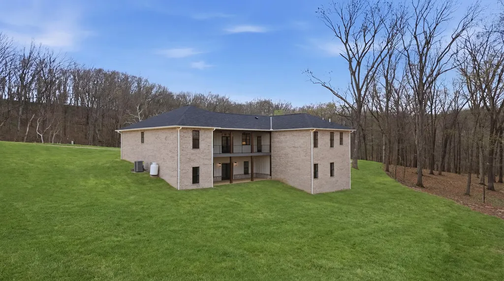 40 Waterfall Way Somerset KY 42503