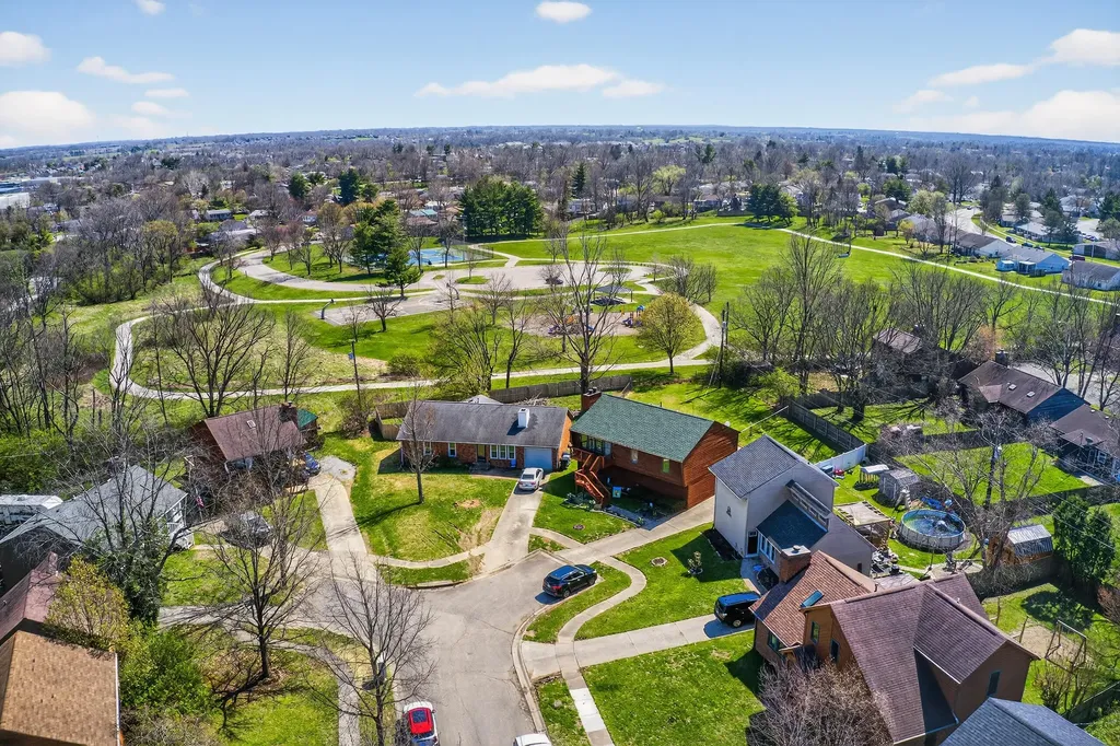 424 Woodcrest Place Lexington KY 40517