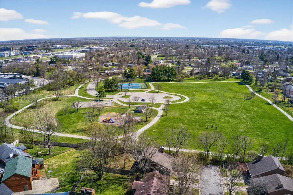 424 Woodcrest Place Lexington KY 40517