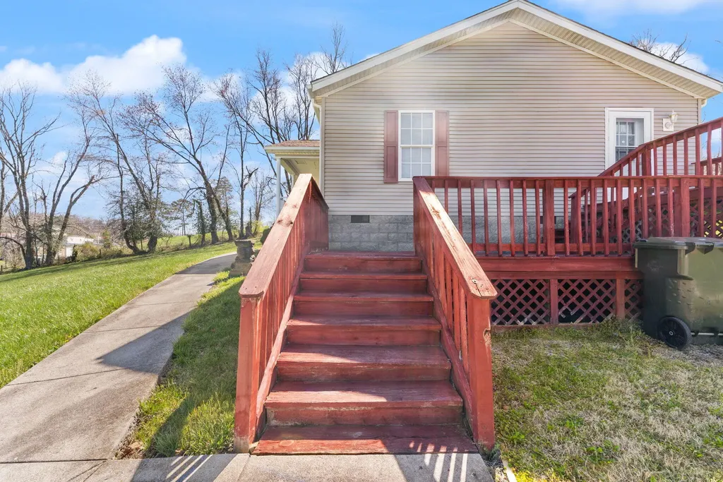 1211 N Mill Street London KY 40741