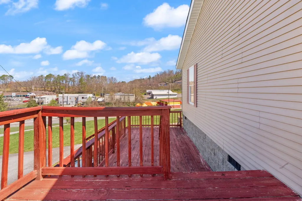1211 N Mill Street London KY 40741
