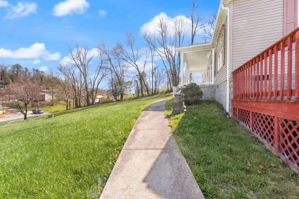 1211 N Mill Street London KY 40741