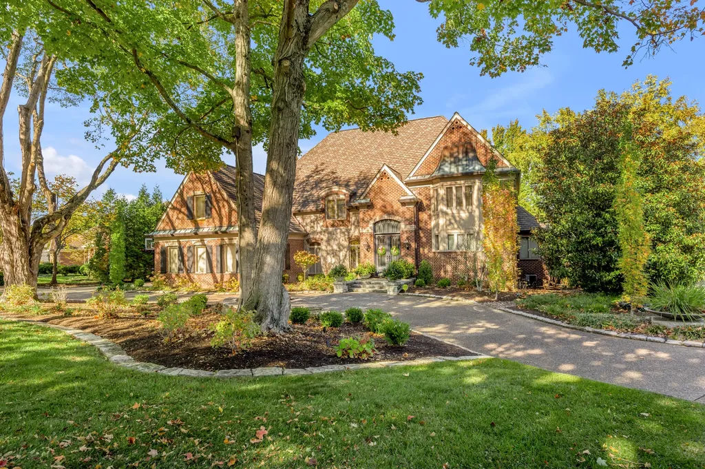 1884 Honey Spring Place Lexington KY 40502