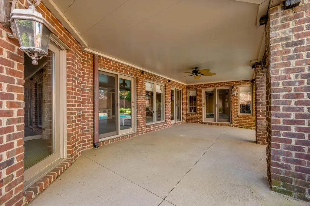 1884 Honey Spring Place Lexington KY 40502