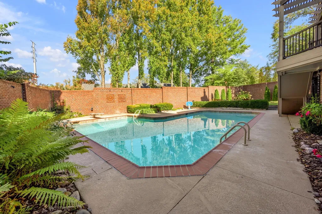 1884 Honey Spring Place Lexington KY 40502