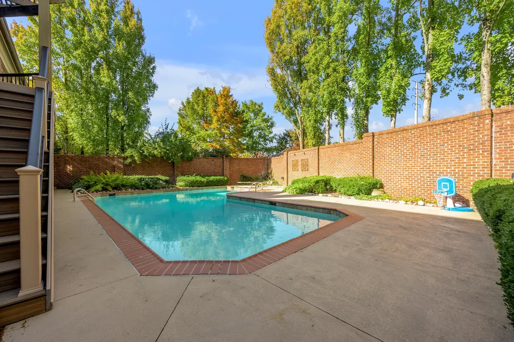 1884 Honey Spring Place Lexington KY 40502