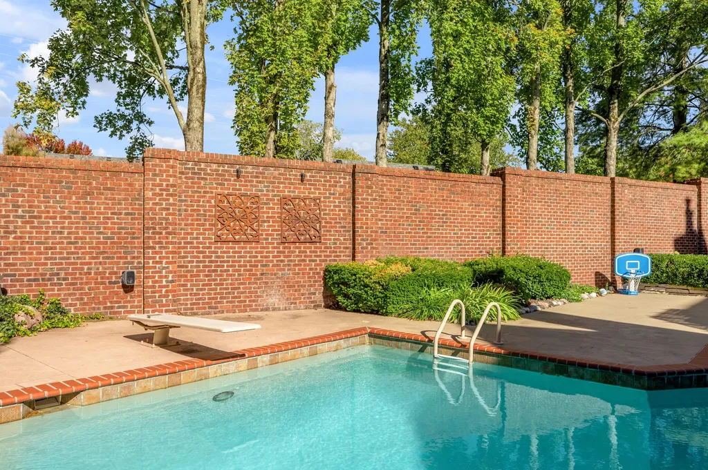 1884 Honey Spring Place Lexington KY 40502