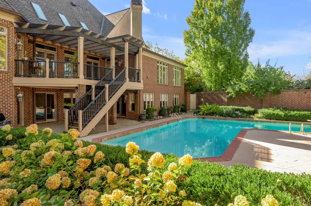 1884 Honey Spring Place Lexington KY 40502