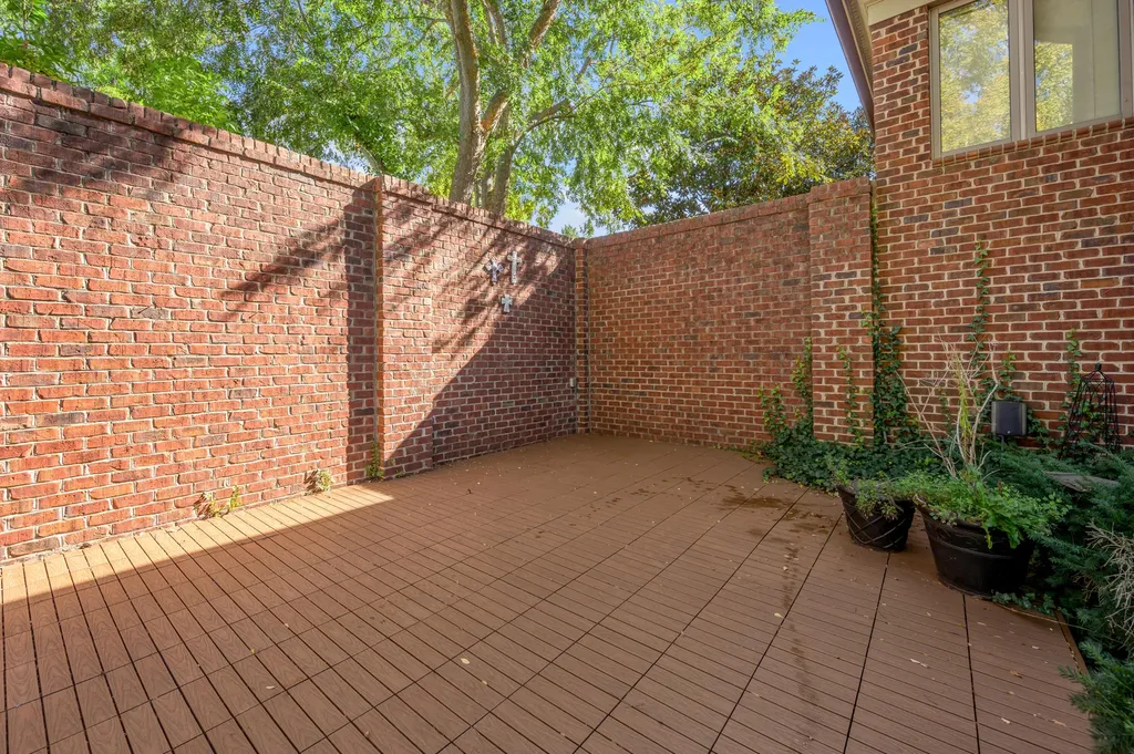 1884 Honey Spring Place Lexington KY 40502