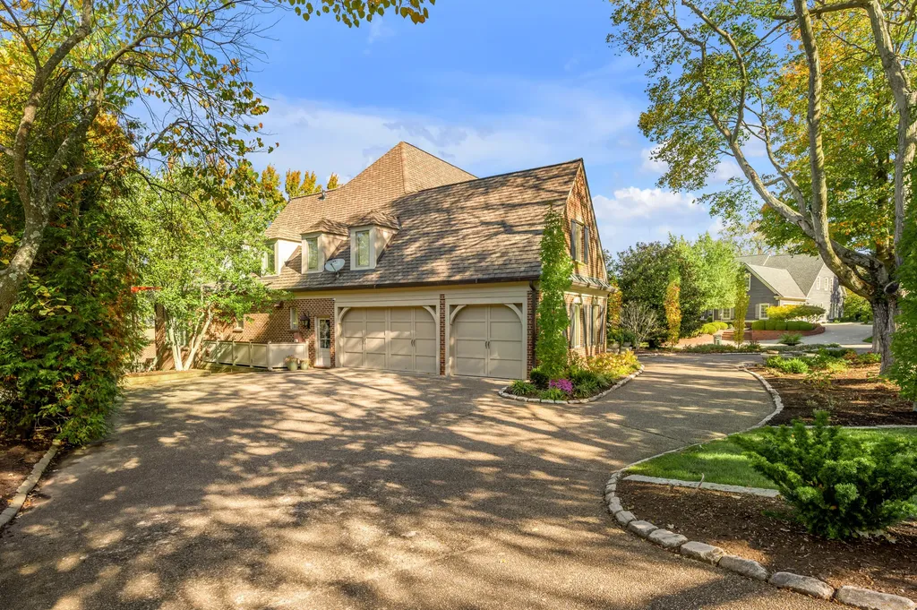 1884 Honey Spring Place Lexington KY 40502