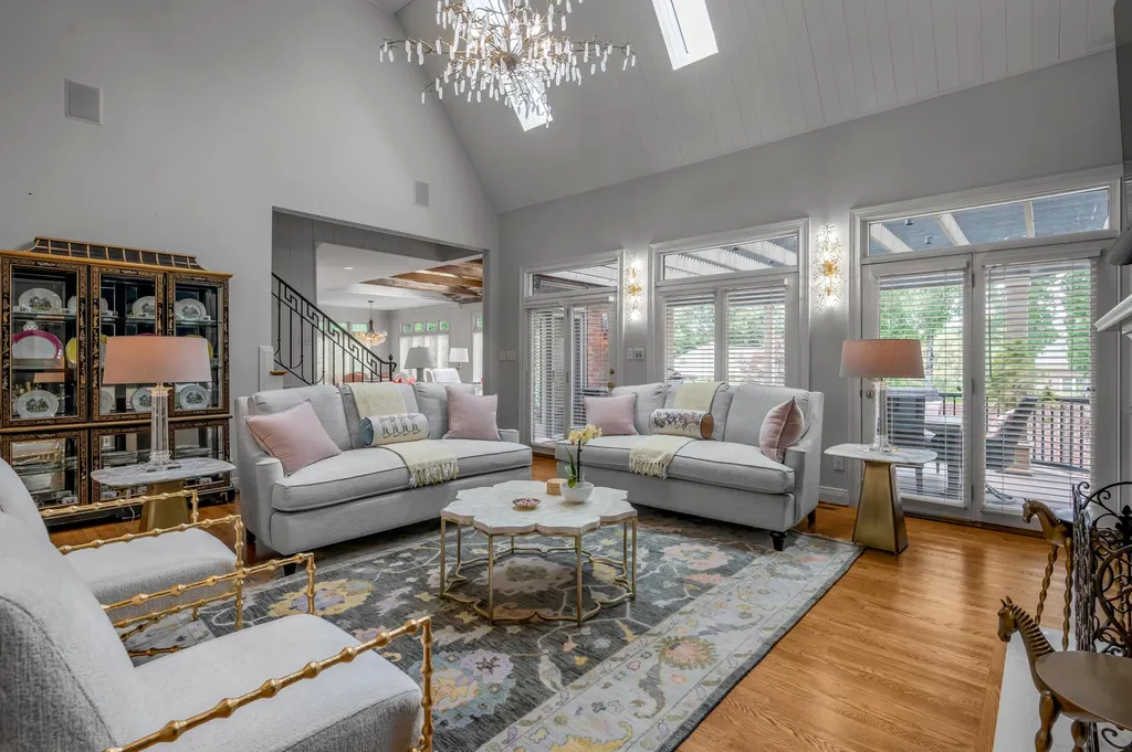 1884 Honey Spring Place Lexington KY 40502