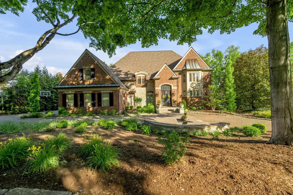 1884 Honey Spring Place Lexington KY 40502