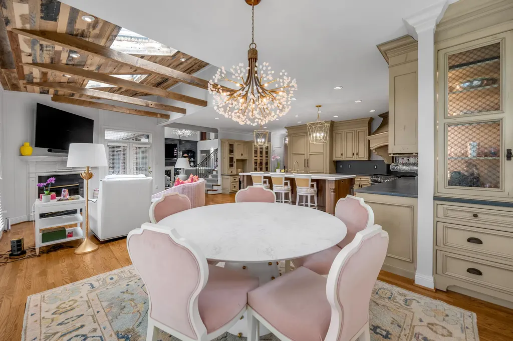 1884 Honey Spring Place Lexington KY 40502