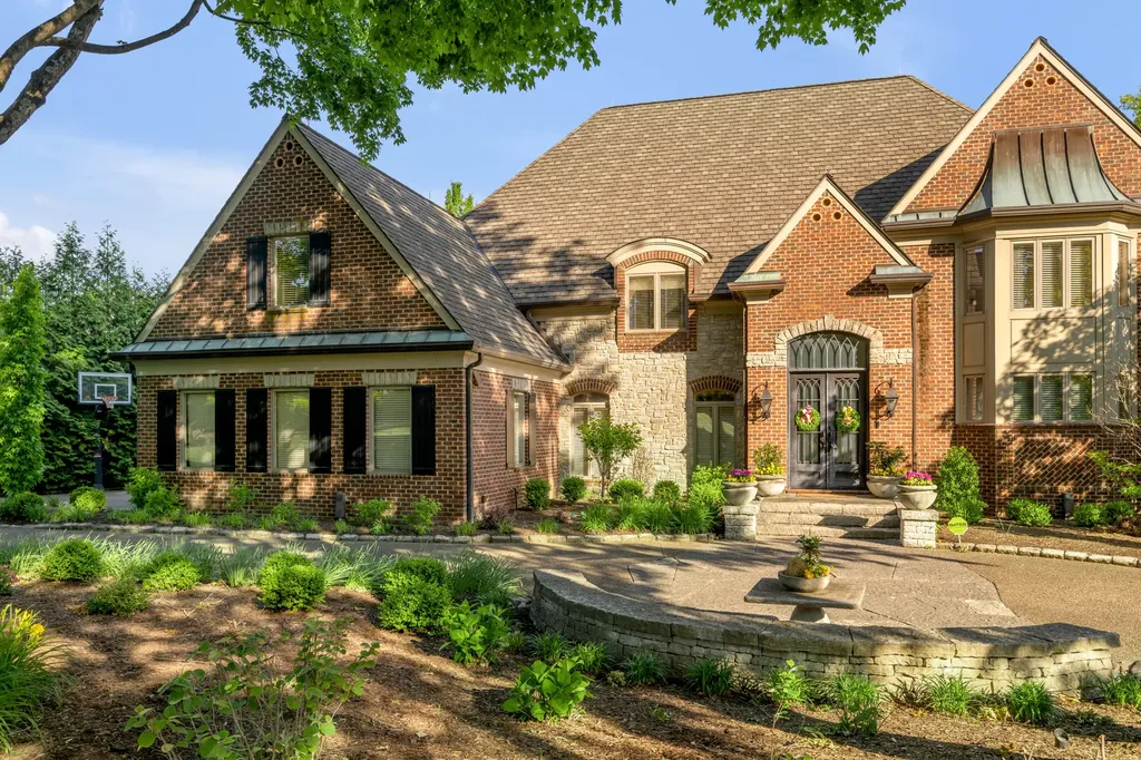 1884 Honey Spring Place Lexington KY 40502