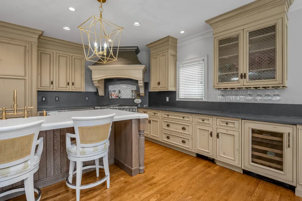 1884 Honey Spring Place Lexington KY 40502