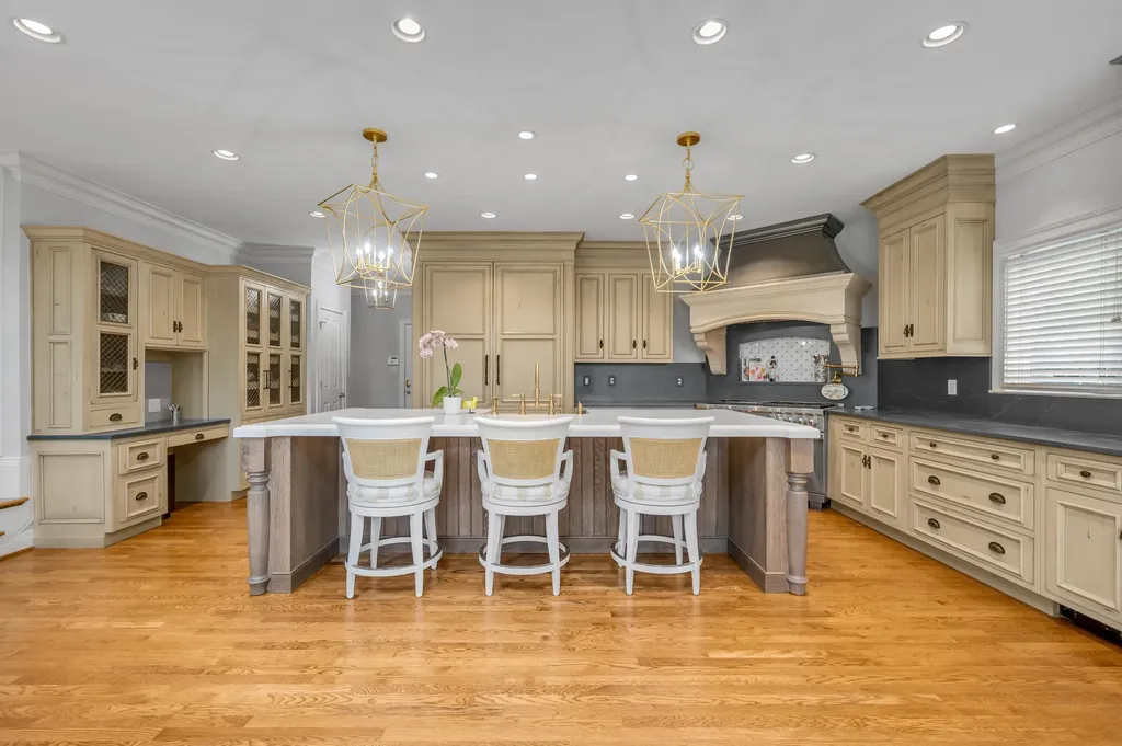 1884 Honey Spring Place Lexington KY 40502