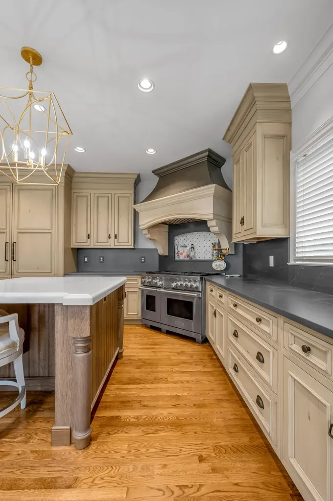 1884 Honey Spring Place Lexington KY 40502