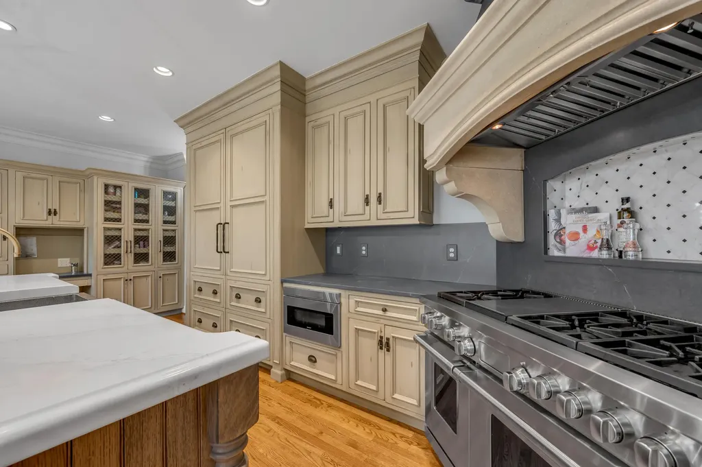 1884 Honey Spring Place Lexington KY 40502