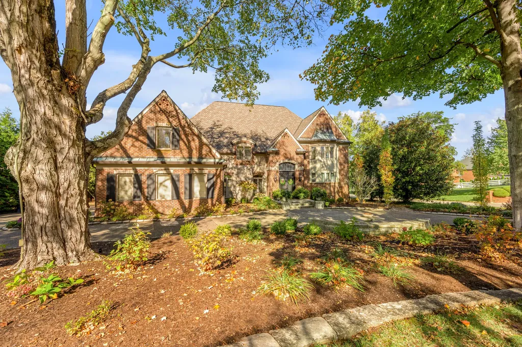 1884 Honey Spring Place Lexington KY 40502