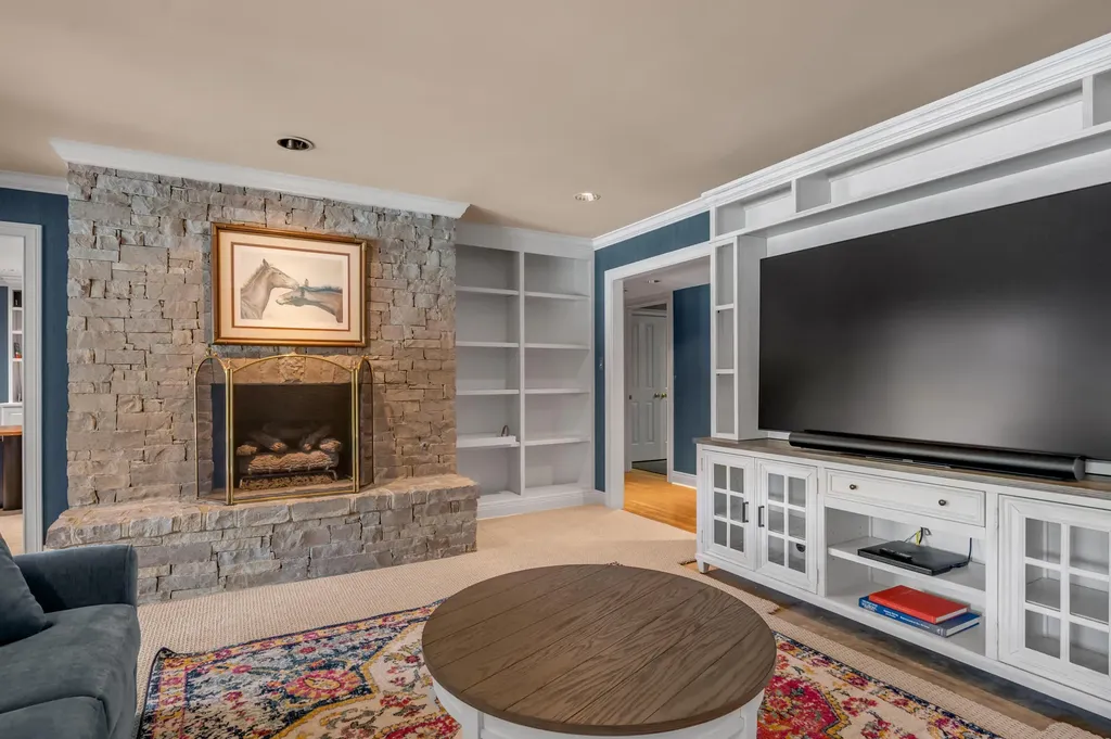 1884 Honey Spring Place Lexington KY 40502