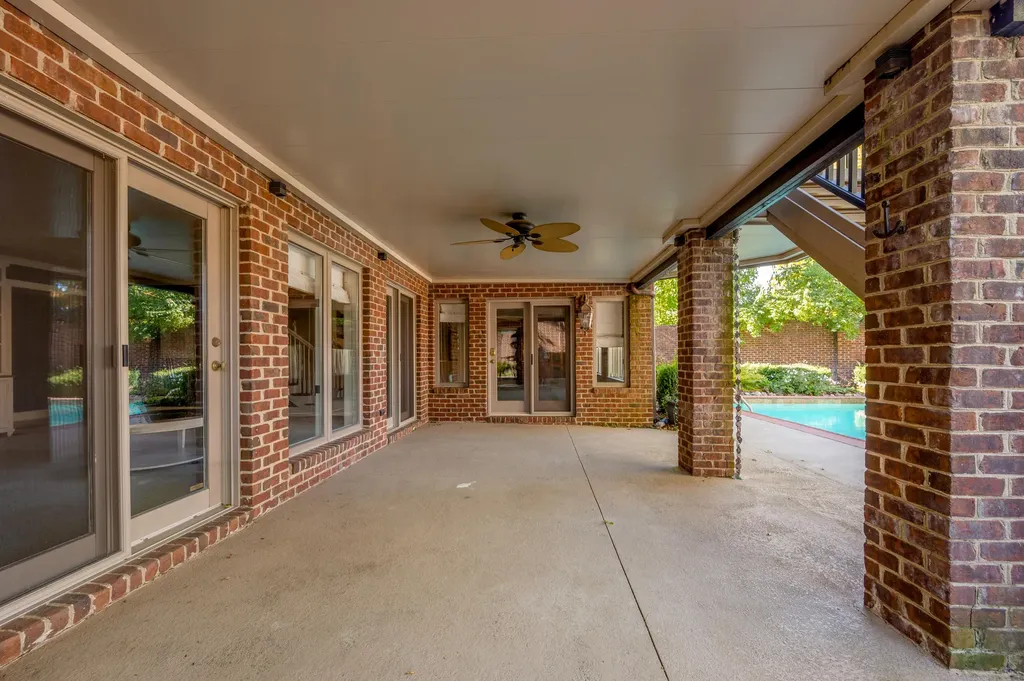 1884 Honey Spring Place Lexington KY 40502