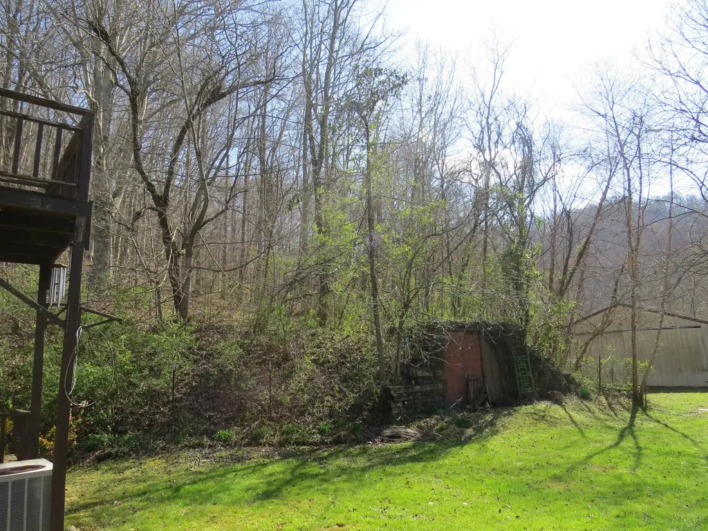 142 Noeville Hollow Road Barbourville KY 40906