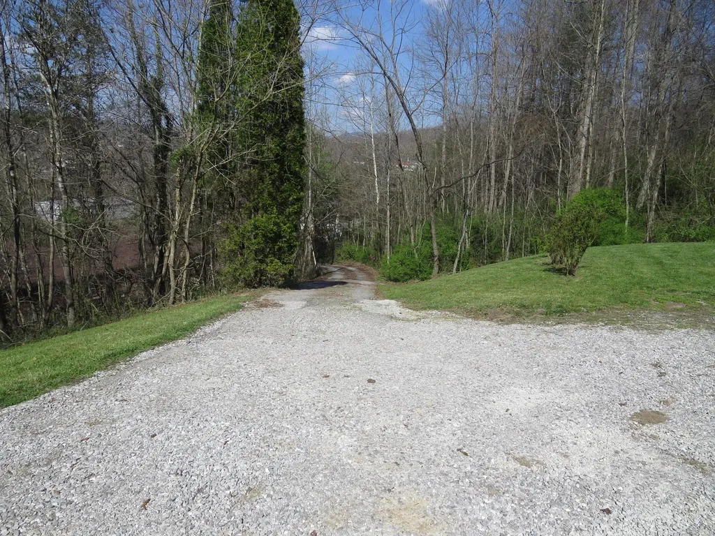 142 Noeville Hollow Road Barbourville KY 40906