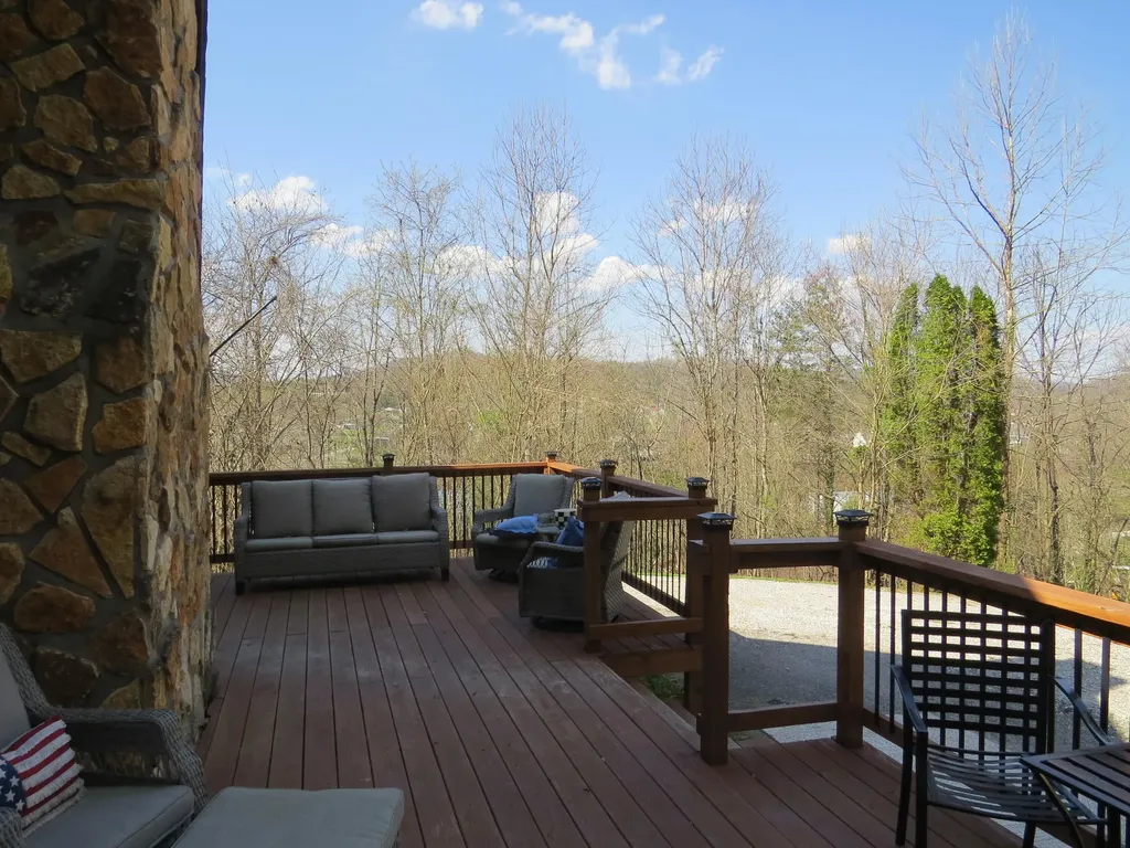 142 Noeville Hollow Road Barbourville KY 40906