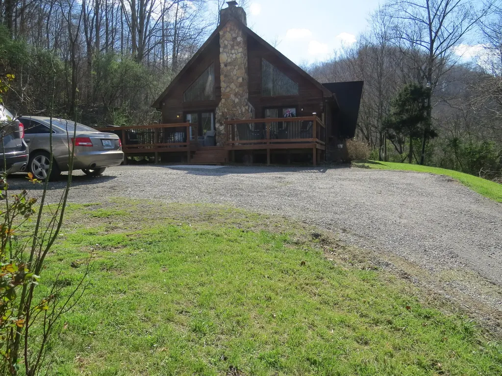 142 Noeville Hollow Road Barbourville KY 40906