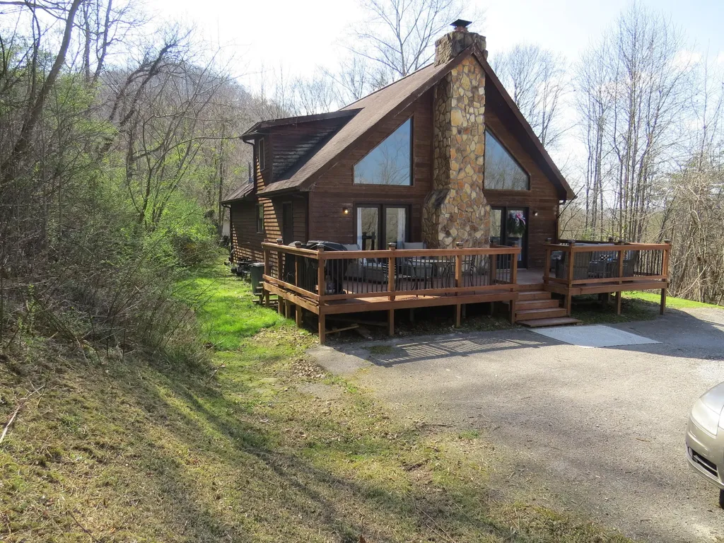 142 Noeville Hollow Road Barbourville KY 40906