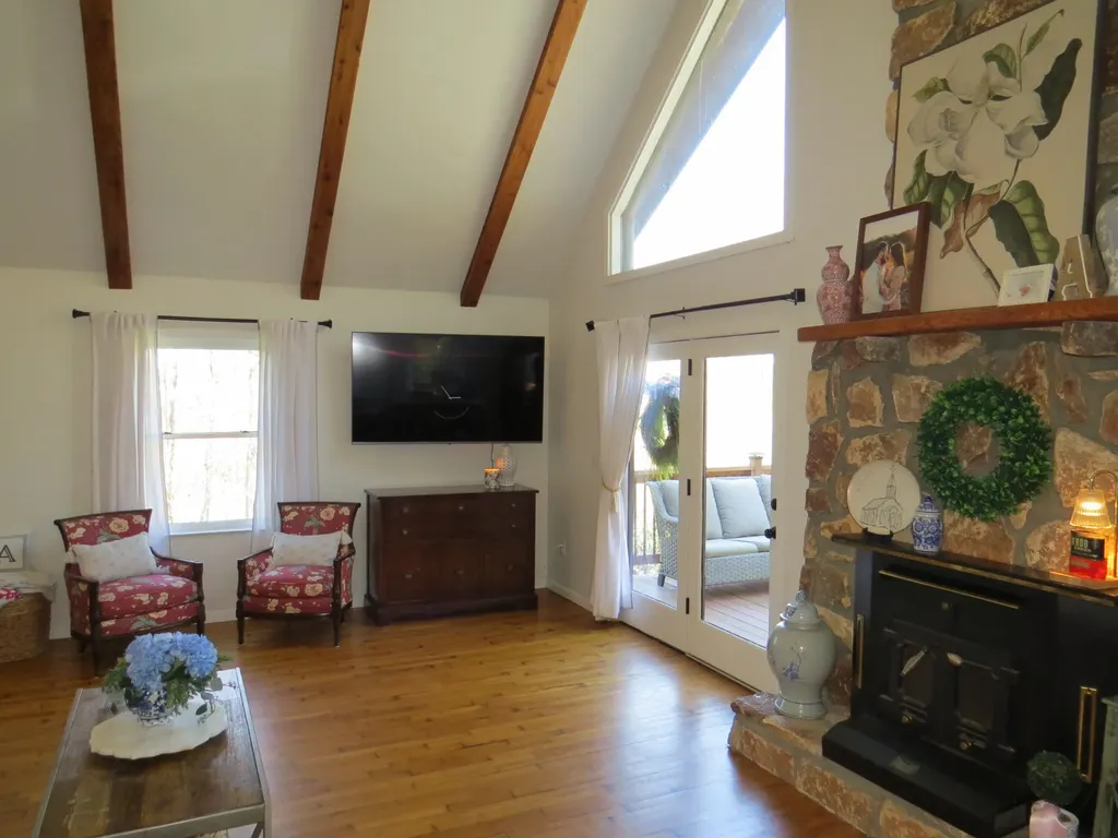 142 Noeville Hollow Road Barbourville KY 40906