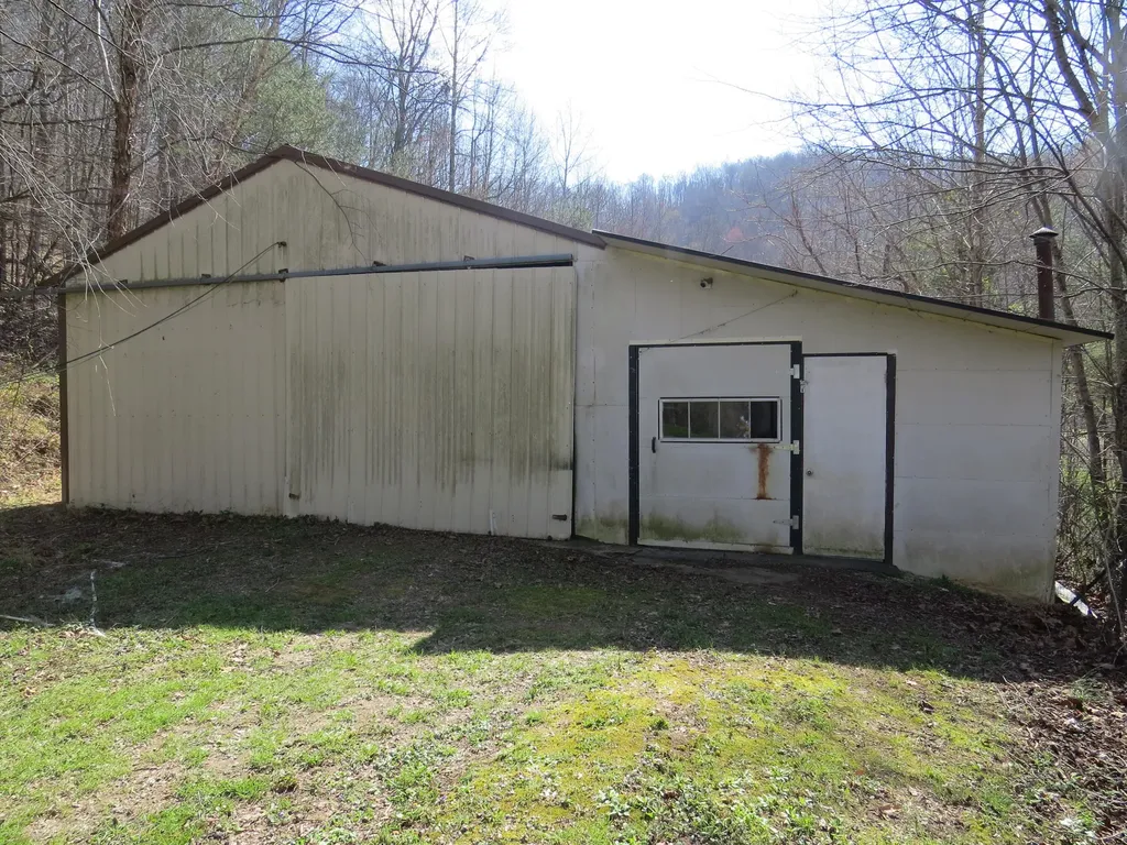 142 Noeville Hollow Road Barbourville KY 40906