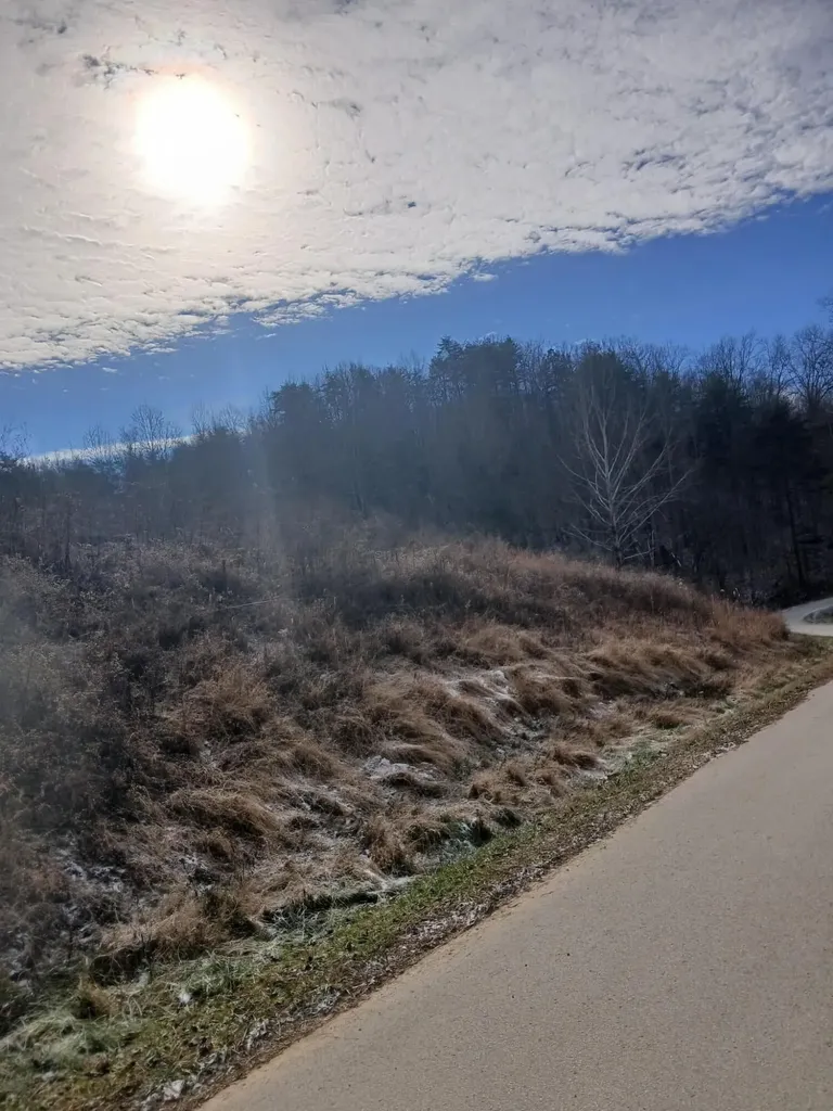 617 Walk Log Branch Road Beattyville KY 41311