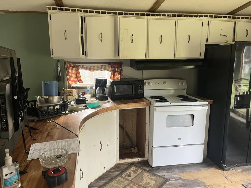 617 Walk Log Branch Road Beattyville KY 41311