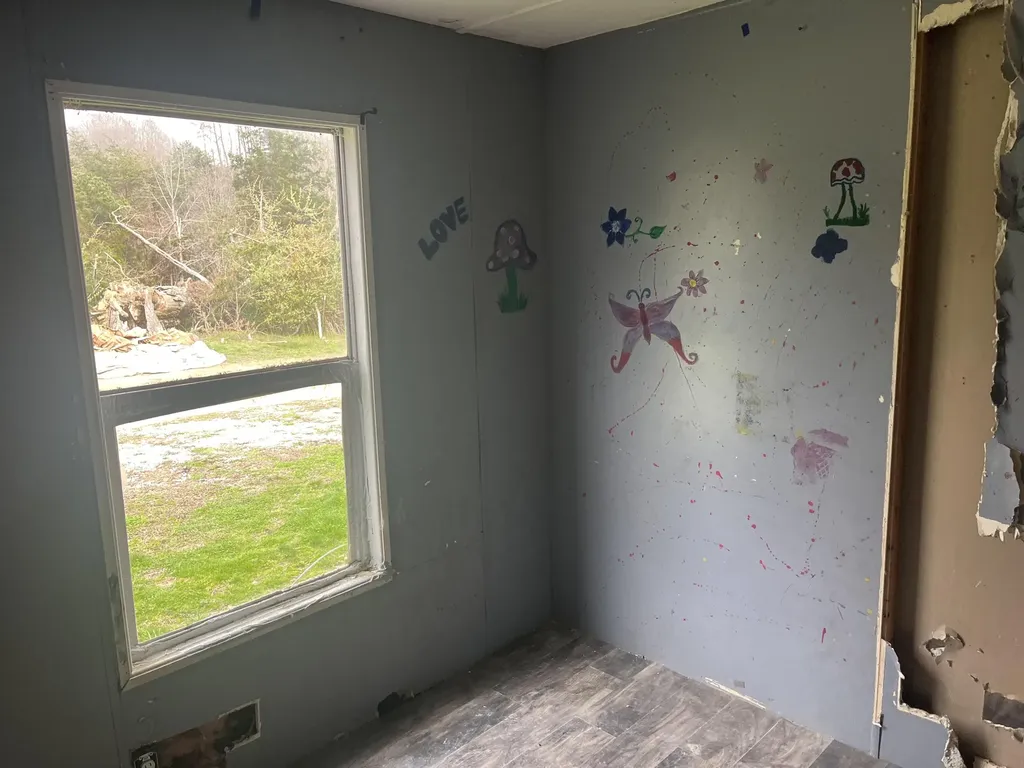 617 Walk Log Branch Road Beattyville KY 41311