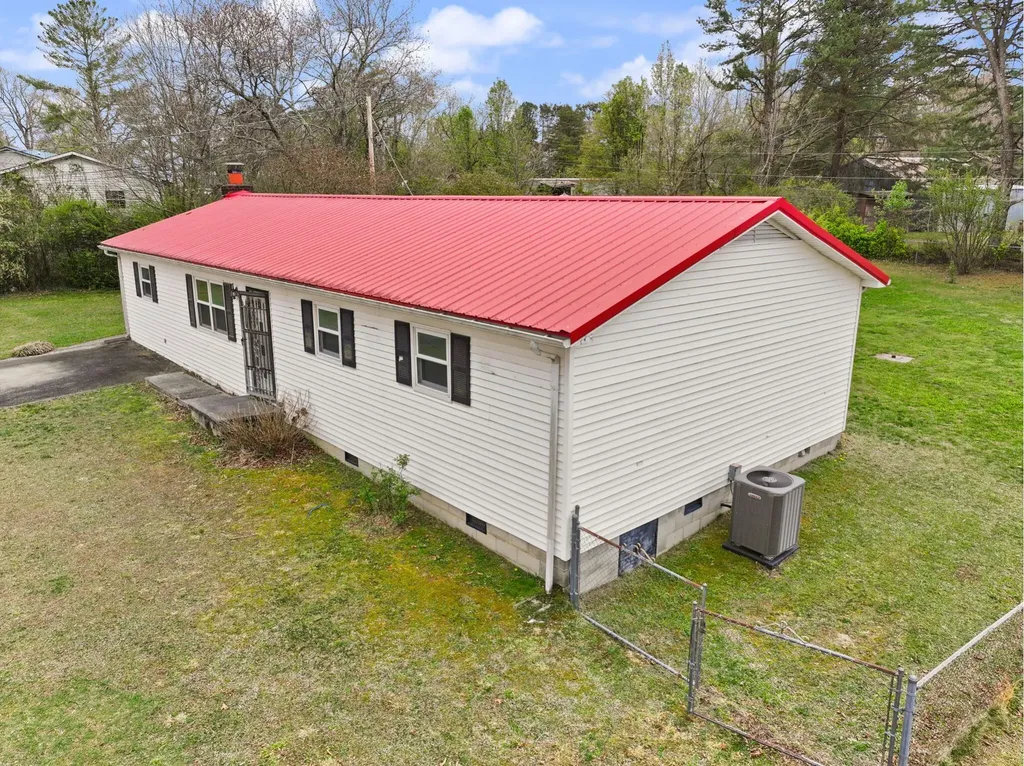 517 Line Creek Road Lily KY 40740