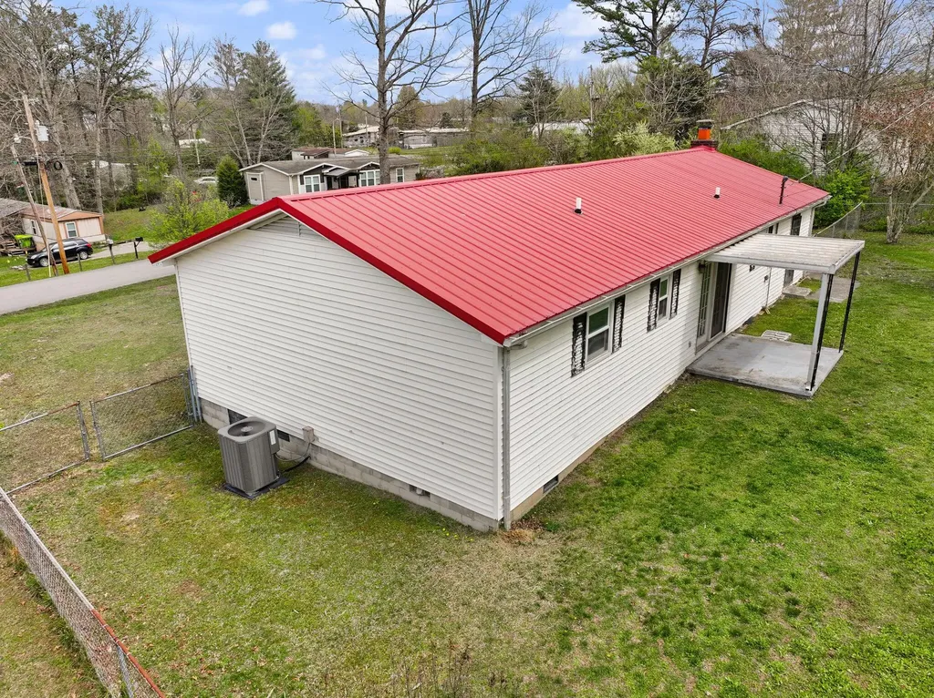 517 Line Creek Road Lily KY 40740