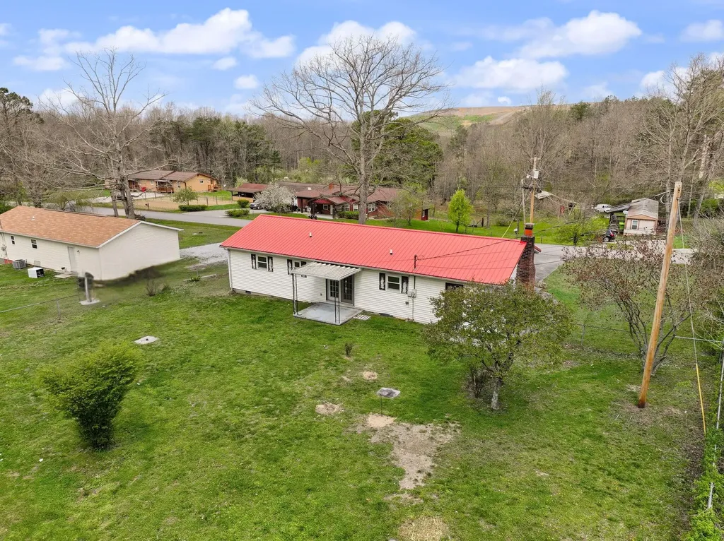 517 Line Creek Road Lily KY 40740