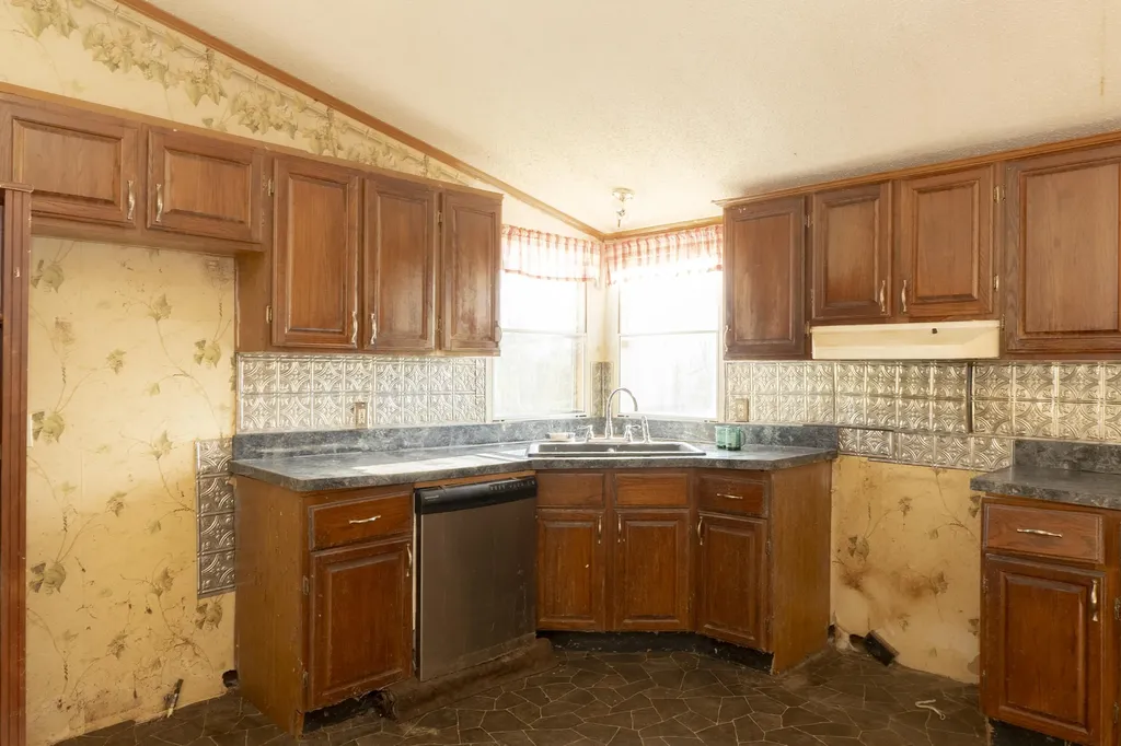 1015 Old Fall Creek Road Monticello KY 42633